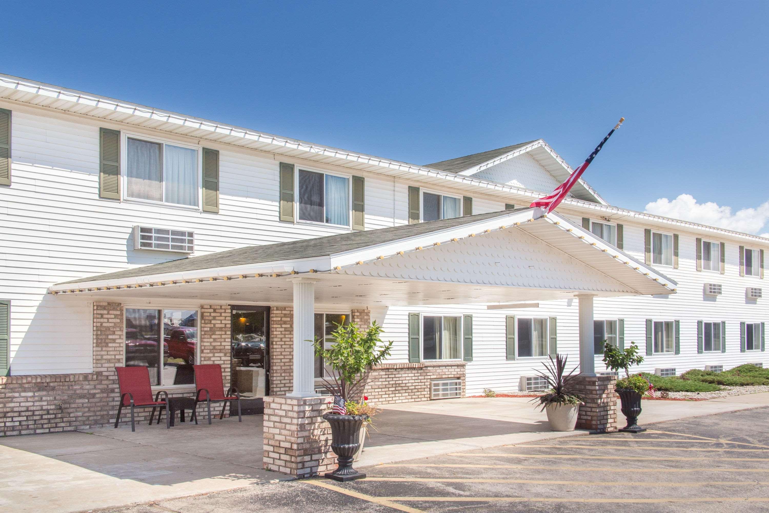 Super 8 By Wyndham Escanaba Exterior foto